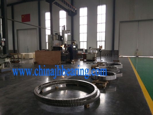 China. Es el RKS.060.25.1644 rodamientos de anillos giratorios de cuatro puntos de contacto, 1536x1752x68 mm, sin engranajes, estándar JBT10471 proveedor
