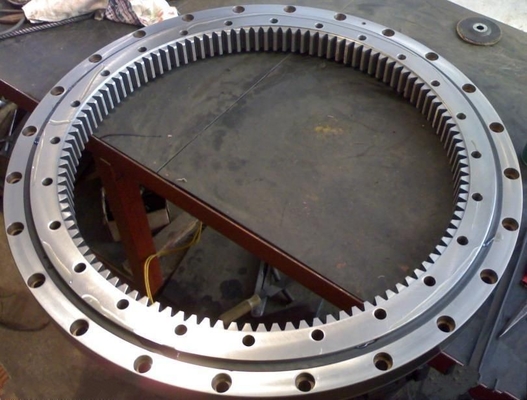 El rodamiento de bolas giratorias RKS.062.20.0744 con engranaje interno 649.2x816x56 mm proveedor