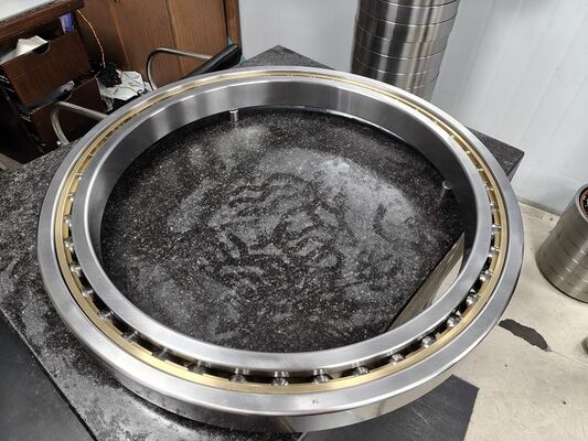 Rodamiento de bolas de alta precisión 718/670M para máquina de enroscamiento tipo jaula proveedor