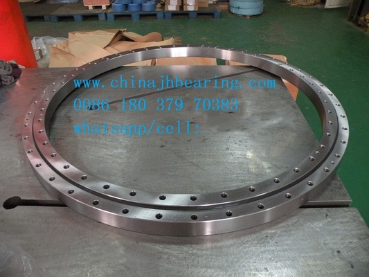 Es el RKS.060.25.1204 rodamiento de cuatro puntos de contacto con 1289x1119x68 mm pertenece a tamaño medio sin engranaje proveedor