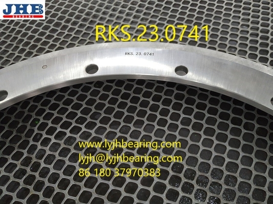Es el RKS.23.0741 Rodamiento giratorio con brida de 848*634*56 mm para equipos de camiones de carga proveedor